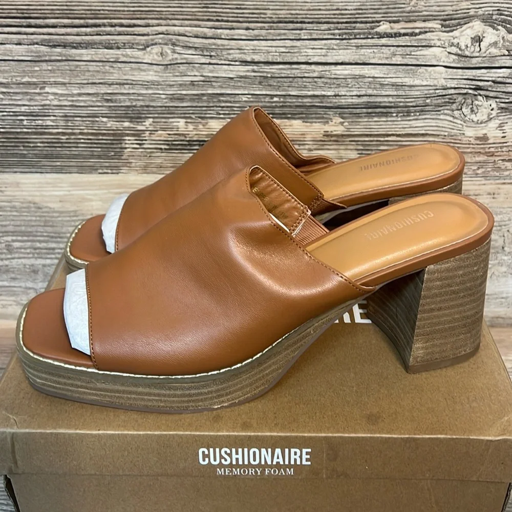CUSHIONAIRE Women's Keeper Soft One Band Heel Sandal +Memory Foam 11 Wide New!